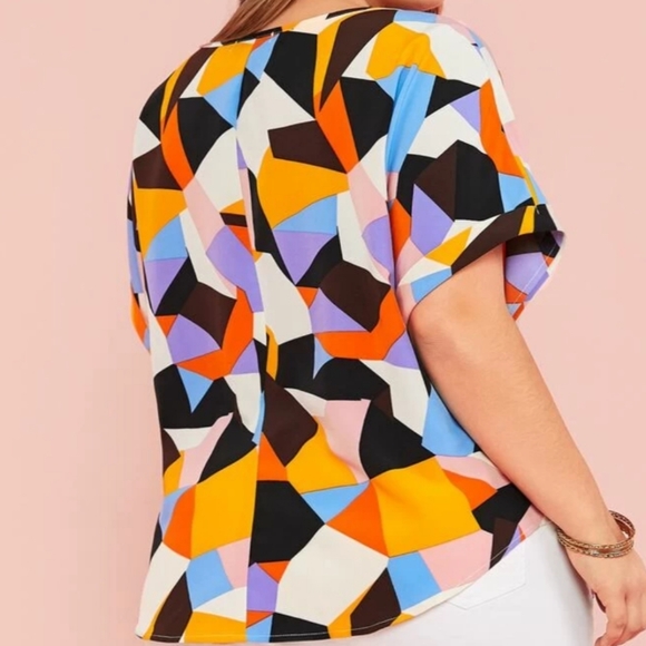 SHEIN Plus Colorful Geo Print Cuffed Sleeve Top - Picture 6 of 6